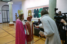 Naumburger Sternsinger zu Besuch beim Hessischen Ministerpräsidenten Volker Bouffier (Foto: Karl-Franz Thiede)